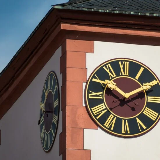 Seelenzeit mit Massage - clock